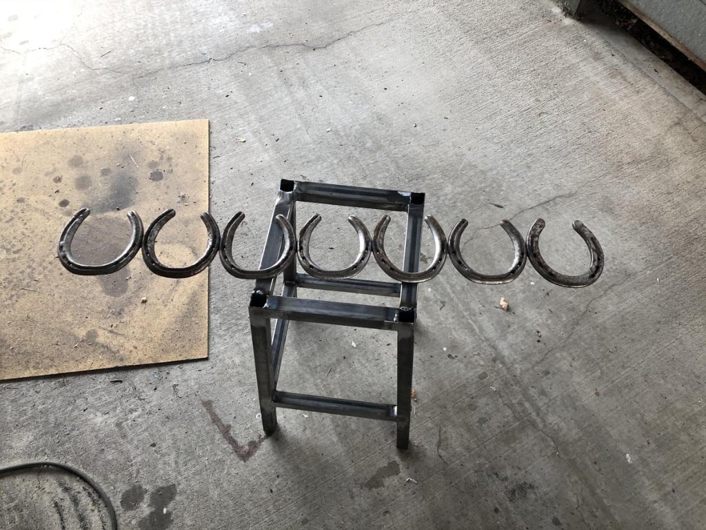 Horseshoe_Rack.jpg